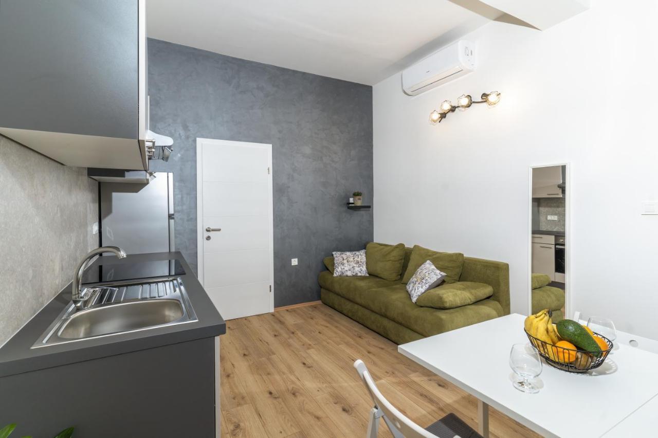 Stunning Apartment In Quiet Street Near Center With Free Parking 4 Floor Rijeka Dış mekan fotoğraf