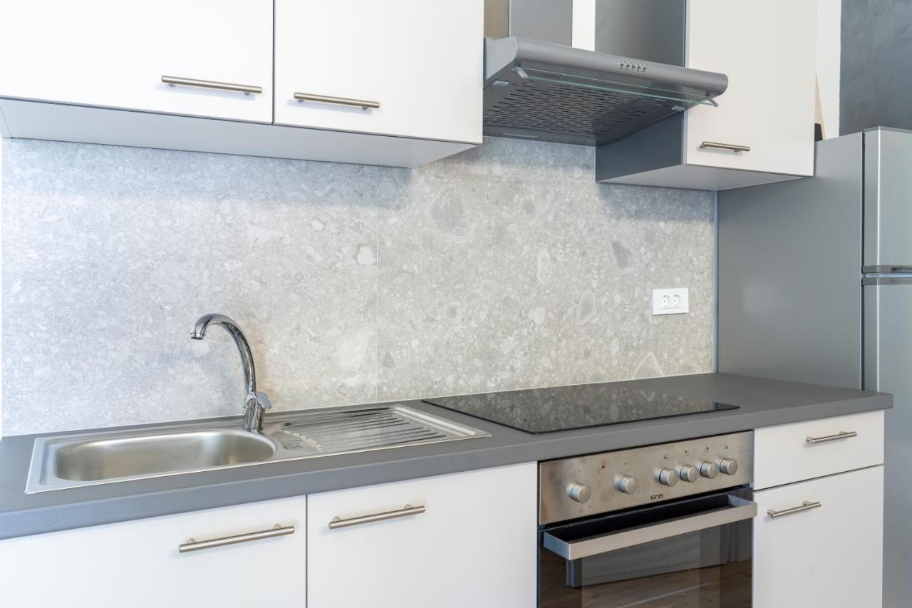 Stunning Apartment In Quiet Street Near Center With Free Parking 4 Floor Rijeka Dış mekan fotoğraf