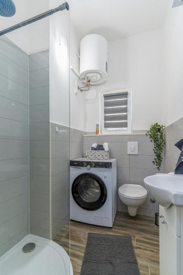 Stunning Apartment In Quiet Street Near Center With Free Parking 4 Floor Rijeka Dış mekan fotoğraf