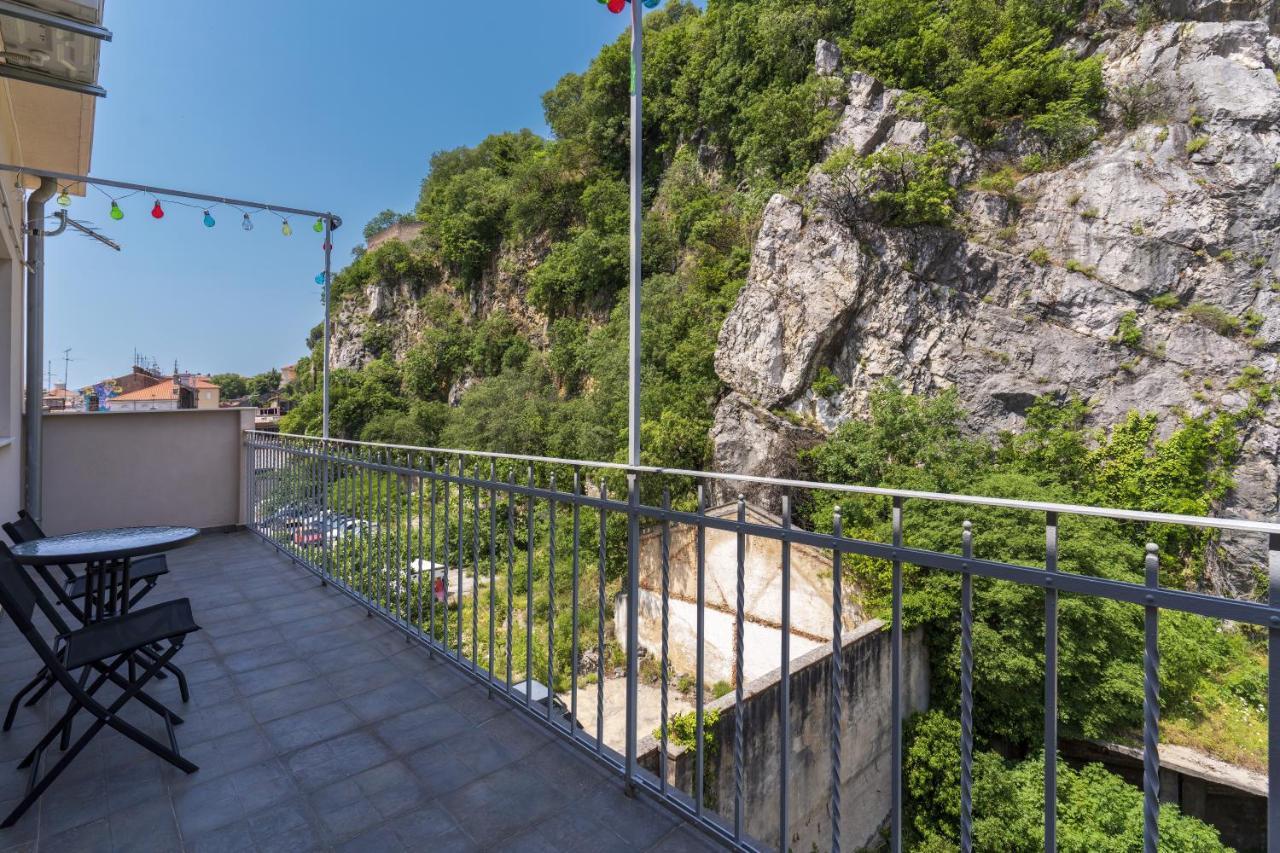 Stunning Apartment In Quiet Street Near Center With Free Parking 4 Floor Rijeka Dış mekan fotoğraf